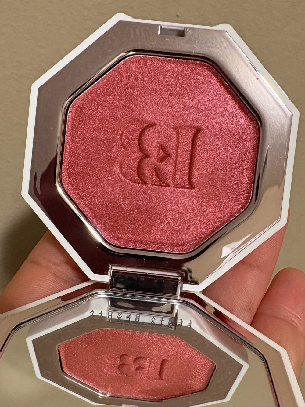 Fenty Beauty KILLAWATT FREESTYLE HIGHLIGHTER In RUBY RICHEZ Like New Swatched - Picture 4 of 9